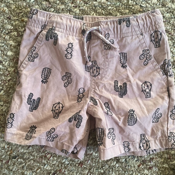 2 Shorts 18 Months - Picture 2 of 4